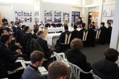 Simpozion interseminarial şi expoziţie la Muzeul eparhial din Galaţi – fotografia 37