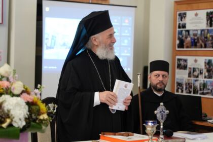 Simpozion interseminarial şi expoziţie la Muzeul eparhial din Galaţi – fotografia 43