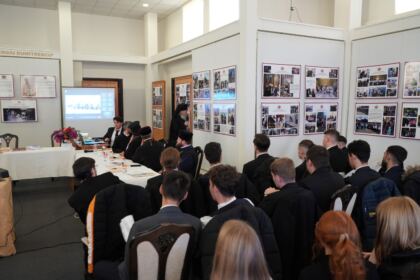 Simpozion interseminarial şi expoziţie la Muzeul eparhial din Galaţi – fotografia 48