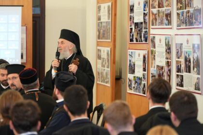 Simpozion interseminarial şi expoziţie la Muzeul eparhial din Galaţi – fotografia 52