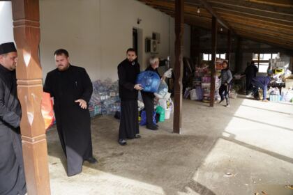 Arhiepiscopia Romanului şi Bacăului a trimis ajutoare în zona sinistrată – fotografia 14