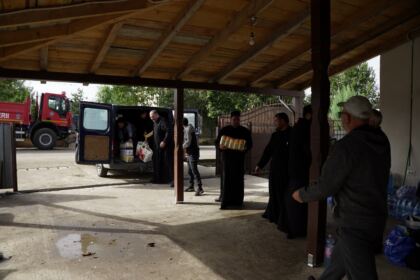Arhiepiscopia Romanului şi Bacăului a trimis ajutoare în zona sinistrată – fotografia 17