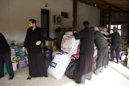 Arhiepiscopia Romanului şi Bacăului a trimis ajutoare în zona sinistrată – fotografia 26