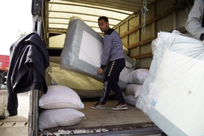 Arhiepiscopia Romanului şi Bacăului a trimis ajutoare în zona sinistrată – fotografia 27