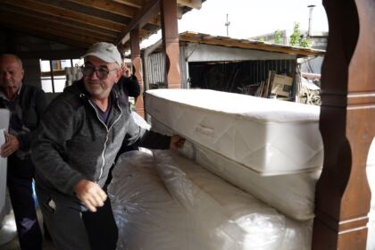 Arhiepiscopia Romanului şi Bacăului a trimis ajutoare în zona sinistrată – fotografia 31