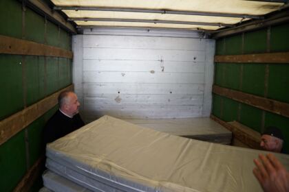 Două transporturi cu ajutoare umanitare pentru sinistraţii din judeţul Galaţi – fotografia 18