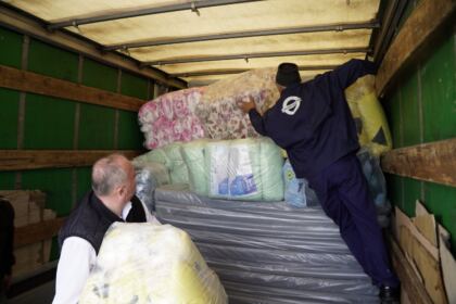 Două transporturi cu ajutoare umanitare pentru sinistraţii din judeţul Galaţi – fotografia 33