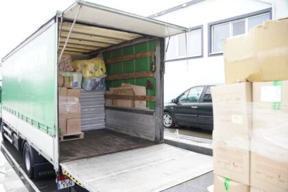 Două transporturi cu ajutoare umanitare pentru sinistraţii din judeţul Galaţi – fotografia 36