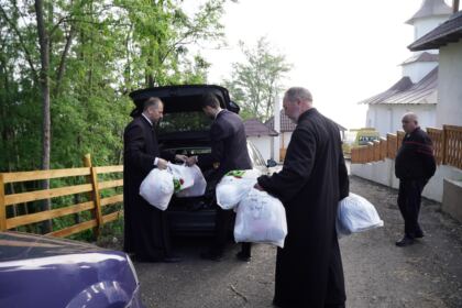 Programul eparhial pentru copiii sinistraţi continuă în Arhiepiscopia Dunării de Jos – fotografia 1
