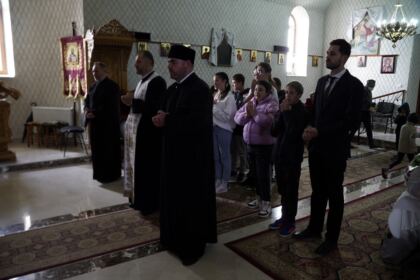Programul eparhial pentru copiii sinistraţi continuă în Arhiepiscopia Dunării de Jos – fotografia 6