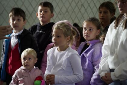 Programul eparhial pentru copiii sinistraţi continuă în Arhiepiscopia Dunării de Jos – fotografia 8