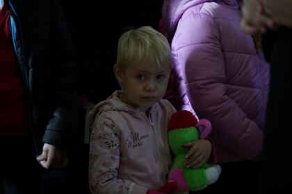 Programul eparhial pentru copiii sinistraţi continuă în Arhiepiscopia Dunării de Jos – fotografia 14