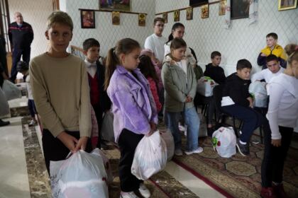 Programul eparhial pentru copiii sinistraţi continuă în Arhiepiscopia Dunării de Jos – fotografia 29