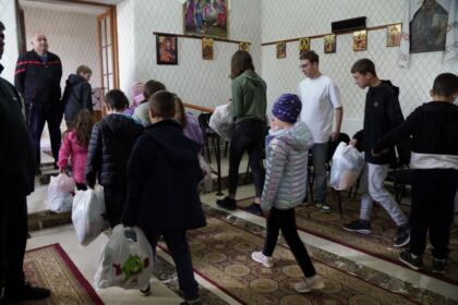 Programul eparhial pentru copiii sinistraţi continuă în Arhiepiscopia Dunării de Jos – fotografia 31