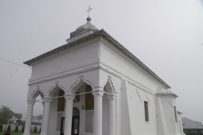 Programul eparhial pentru copiii sinistraţi continuă în Arhiepiscopia Dunării de Jos – fotografia 32