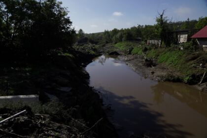 Programul eparhial pentru copiii sinistraţi continuă în Arhiepiscopia Dunării de Jos – fotografia 54