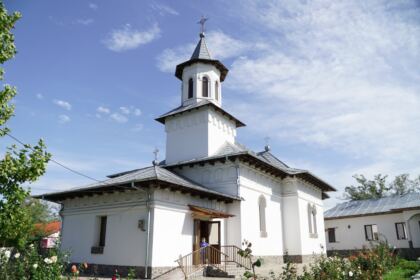 Articole vestimentare noi pentru familiile sinistrate din judeţul Galaţi – fotografia 35