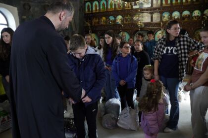 Articole vestimentare noi pentru familiile sinistrate din judeţul Galaţi – fotografia 67