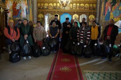 Haine noi şi lemne pentru familiile sinistrate din judeţul Galaţi – fotografia 23