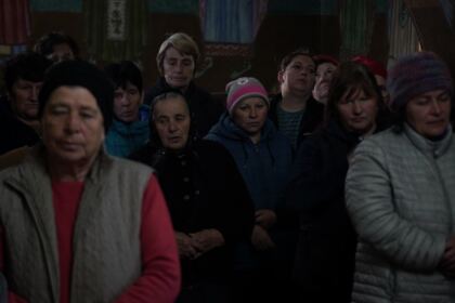 Haine noi şi lemne pentru familiile sinistrate din judeţul Galaţi – fotografia 29