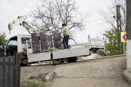 Un nou transport cu sobe a ajuns la sinitraţii din judeţul Galaţi – fotografia 41