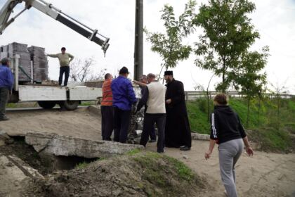Un nou transport cu sobe a ajuns la sinitraţii din judeţul Galaţi – fotografia 45