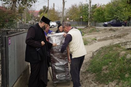 Un nou transport cu sobe a ajuns la sinitraţii din judeţul Galaţi – fotografia 54