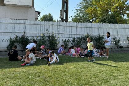 Activități de vacanță pentru 50 de copii din două parohii gălățene – fotografia 13