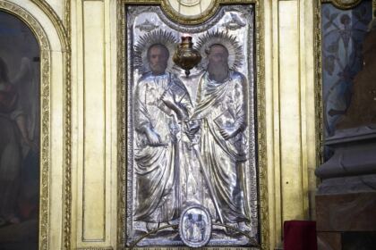 Arhiepiscopia Dunării de Jos continuă sprijinirea elevilor cu ghiozdane şi rechizite şcolare – fotografia 24