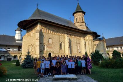 Pelerinaj la mănăstirile din zona Neamțului pentru 50 de copii din comuna Matca – fotografia 2