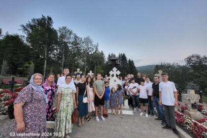 Pelerinaj la mănăstirile din zona Neamțului pentru 50 de copii din comuna Matca – fotografia 11