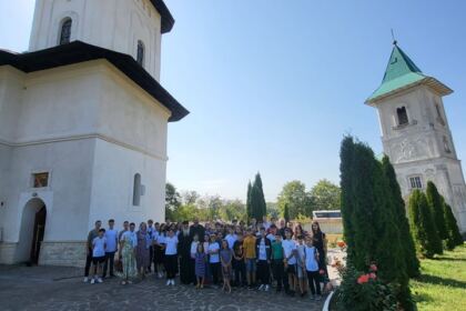 Pelerinaj la mănăstirile din zona Neamțului pentru 50 de copii din comuna Matca – fotografia 13