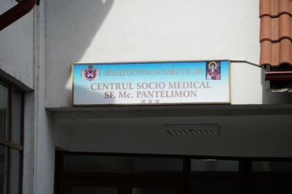 Activităţi cu tinerii la Aşezământul „Sf. M. Mc. Pantelimon“ – Lacu Sărat – fotografia 3