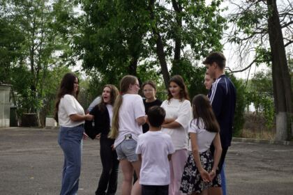 Activităţi cu tinerii la Aşezământul „Sf. M. Mc. Pantelimon“ – Lacu Sărat – fotografia 30