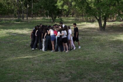 Activităţi cu tinerii la Aşezământul „Sf. M. Mc. Pantelimon“ – Lacu Sărat – fotografia 49