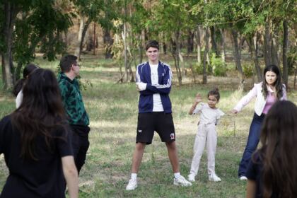 Activităţi cu tinerii la Aşezământul „Sf. M. Mc. Pantelimon“ – Lacu Sărat – fotografia 52
