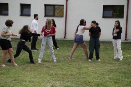 Activităţi cu tinerii la Aşezământul „Sf. M. Mc. Pantelimon“ – Lacu Sărat – fotografia 55