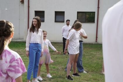 Activităţi cu tinerii la Aşezământul „Sf. M. Mc. Pantelimon“ – Lacu Sărat – fotografia 58