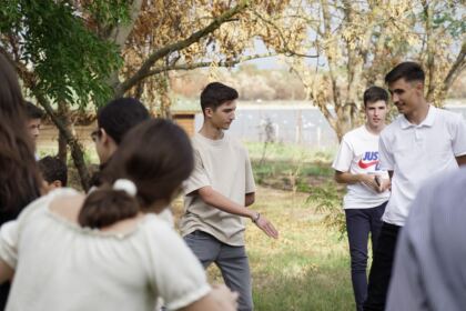Activităţi cu tinerii la Aşezământul „Sf. M. Mc. Pantelimon“ – Lacu Sărat – fotografia 67