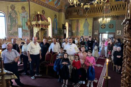 Daruri pentru 40 de copii la început de an şcolar în parohiile Piscu II şi Izvoarele – fotografia 2