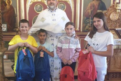 Daruri pentru 40 de copii la început de an şcolar în parohiile Piscu II şi Izvoarele – fotografia 3