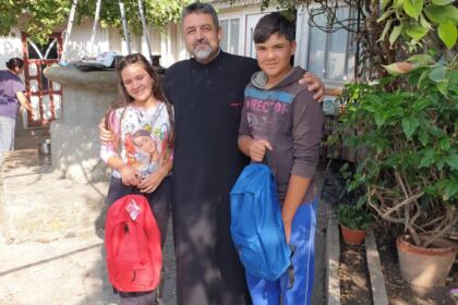 Daruri pentru 40 de copii la început de an şcolar în parohiile Piscu II şi Izvoarele – fotografia 6