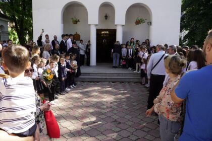 Seminarul Teologic gălăţean şi-a deschis porţile pentru un nou an şcolar – fotografia 2