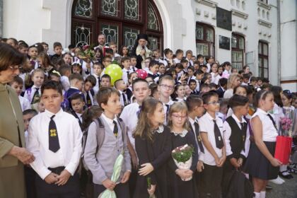 Seminarul Teologic gălăţean şi-a deschis porţile pentru un nou an şcolar – fotografia 11