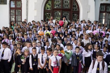 Seminarul Teologic gălăţean şi-a deschis porţile pentru un nou an şcolar – fotografia 15
