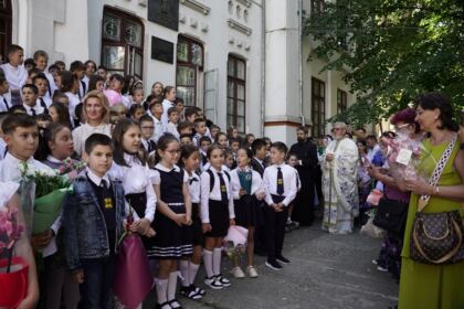 Seminarul Teologic gălăţean şi-a deschis porţile pentru un nou an şcolar – fotografia 21