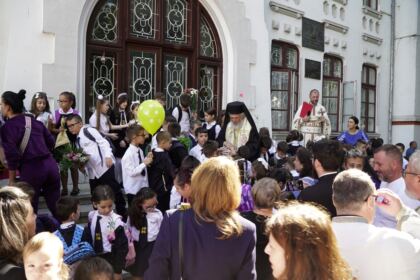 Seminarul Teologic gălăţean şi-a deschis porţile pentru un nou an şcolar – fotografia 27