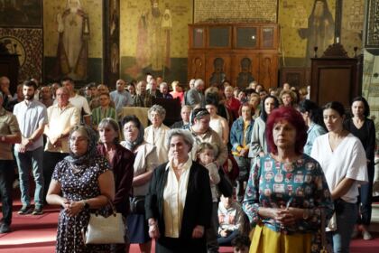 Rugăciune şi solidaritate frăţească în vreme de grea încercare – fotografia 7