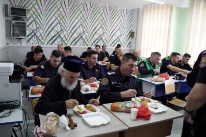 Rugăciune şi solidaritate frăţească în vreme de grea încercare – fotografia 74