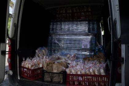 În Arhiepiscopia Dunării de Jos continuă ajutorarea sinistraţilor – fotografia 8